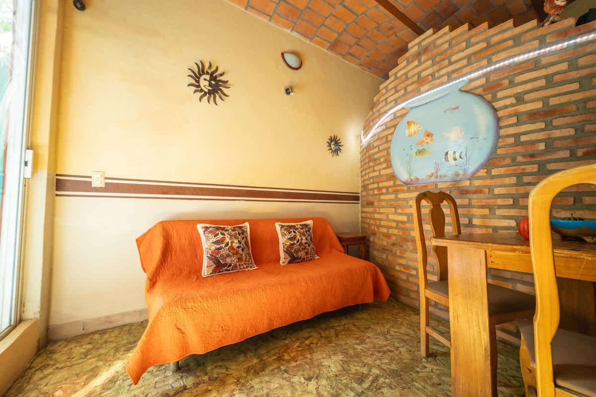 Casa Happy Sol Delfin with pool and boho beach vibes in San Pancho