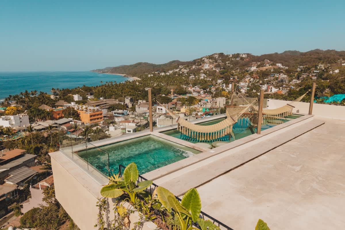 Luxe Condo Jungle Views- Rooftop Pools — photo 5