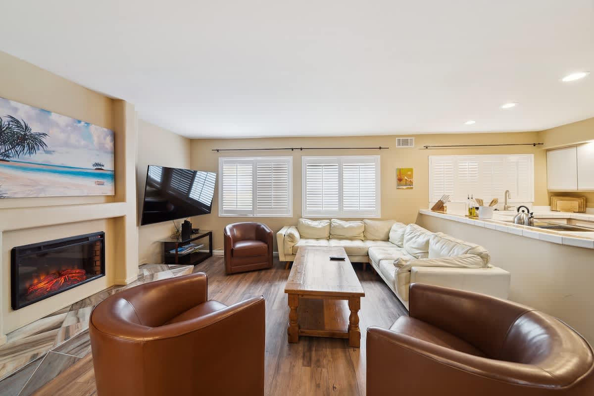 Iris House village home, Corona del Mar