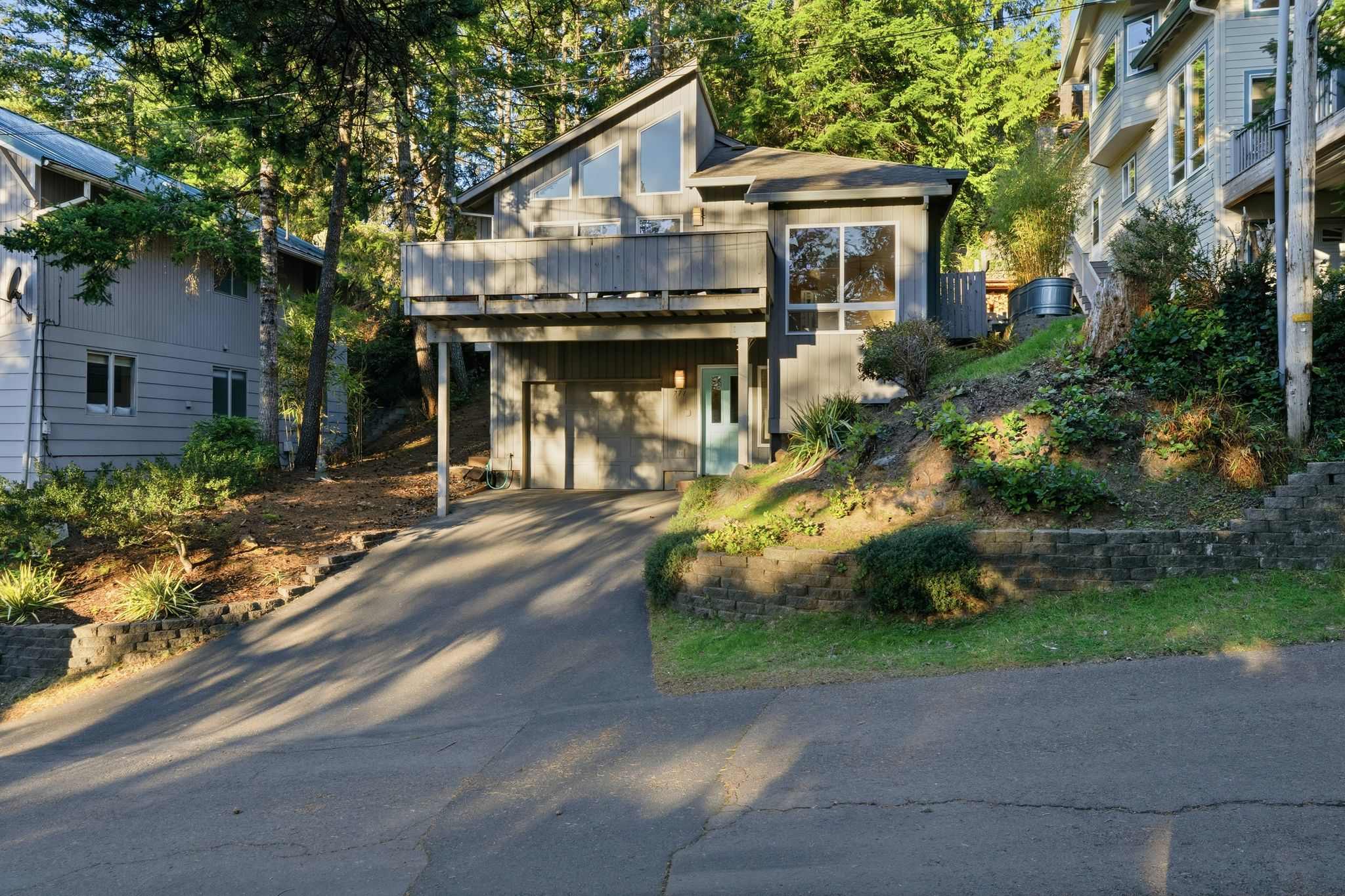 Latitude 45 forest retreat near Manzanita beach