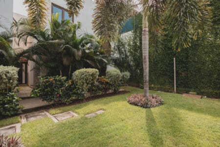 98810 444330 SU4 P2owGLIE9xyH94u2BotqJRoUsZJ hCHxm4Kd5EE 68f6609ae2184.jpg